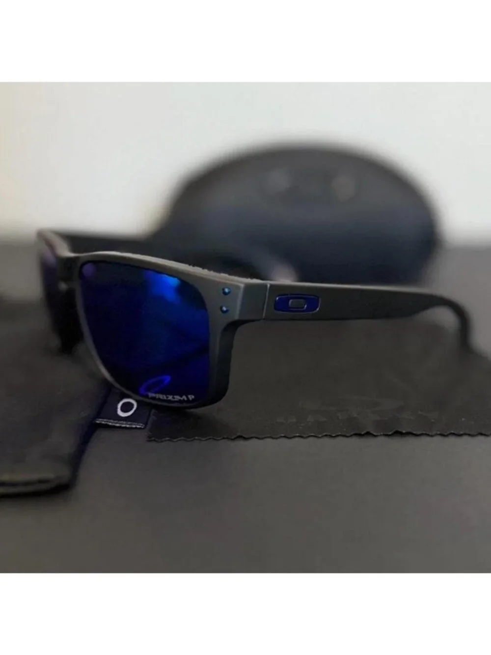 OO9102 Oakley Holbrook Prizm Polarized Sunglasses - Picture 3 of 8